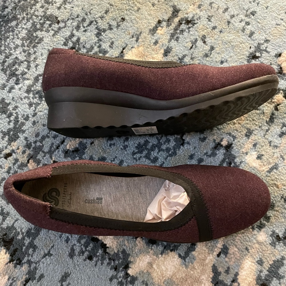 NIB Clarks Caddell Dash Wedge Heels Purple Size 9!